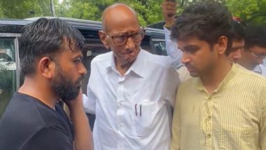 Sharad Pawar Meets Abhijeet Dipke at Jantar Mantar, Expresses Concern Over Injured Students (Video)